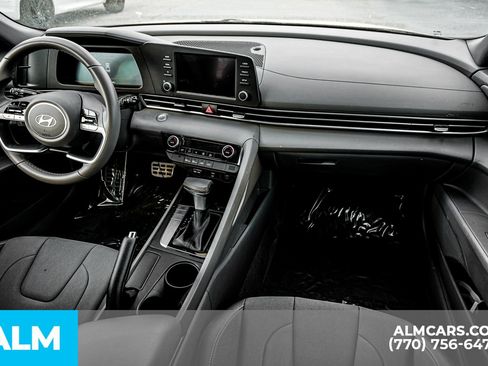 Used 2025 Hyundai Elantra Sport image 25