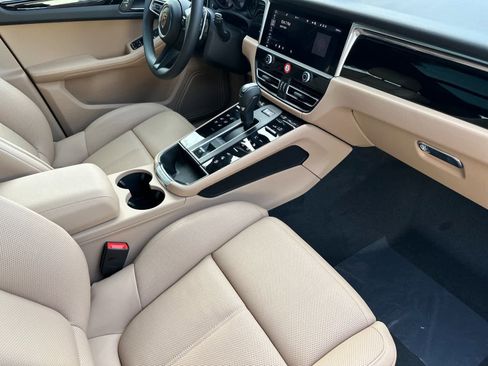 New 2026 Porsche Macan image 17