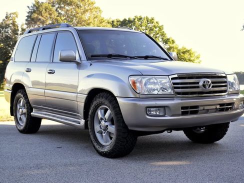 Used 2007 Toyota Land Cruiser AWD/4WD image 2