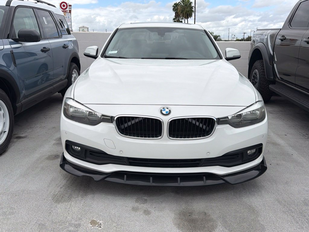Used 2016 BMW 320i Sedan RWD image 2