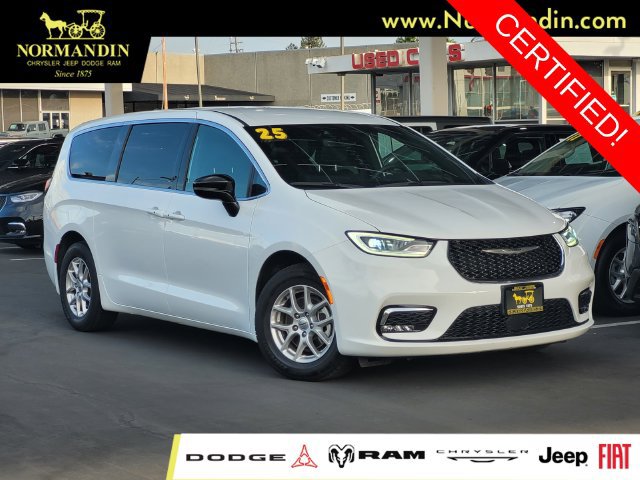 Certified 2025 Chrysler Pacifica Select FWD image 1
