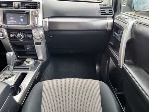Used 2015 Toyota 4Runner SR5 AWD/4WD image 26