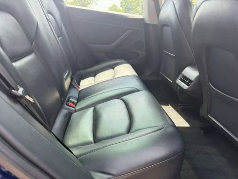Used 2022 Tesla Model 3 Standard Range RWD image 12