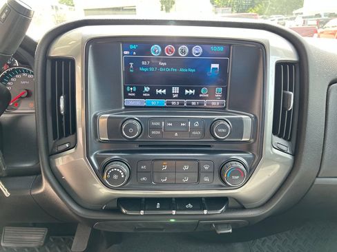 Used 2019 Chevrolet Silverado 1500 LT RWD image 17