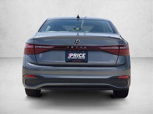 Used 2025 Volkswagen Jetta SE FWD image 7