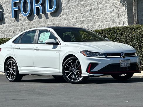 Used 2025 Volkswagen Jetta GLI Autobahn image 2