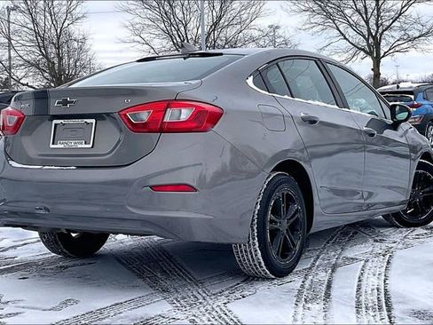 Used 2017 Chevrolet Cruze LT image 13