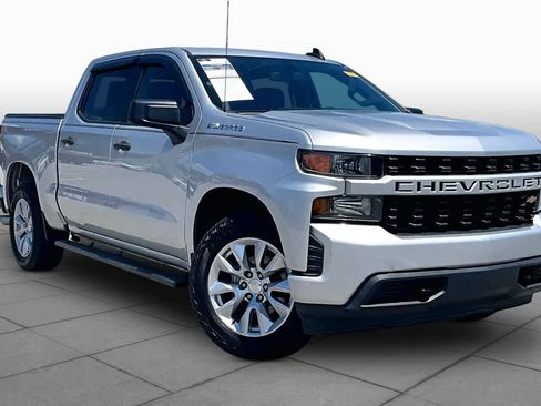 Used 2020 Chevrolet Silverado 1500 Custom w/ Custom Value Package RWD image 3