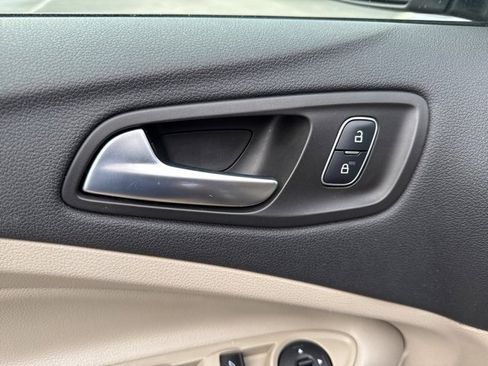 Used 2018 Ford Escape SEL image 30