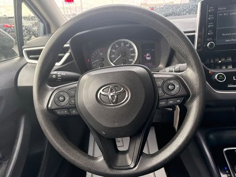 Used 2020 Toyota Corolla LE FWD image 23