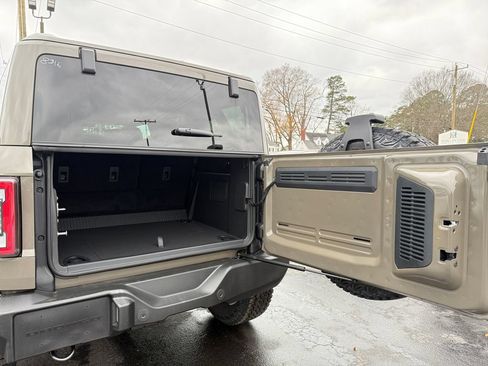 New 2025 Ford Bronco Outer Banks w/ Sasquatch Package AWD/4WD image 17
