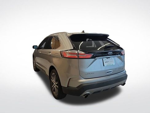 Used 2020 Ford Edge Titanium image 3