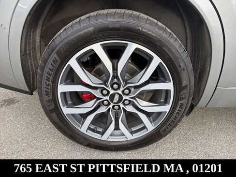 Used 2024 Cadillac XT6 Sport w/ Technology Package image 35