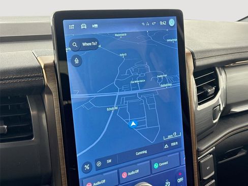 Used 2022 Ford F150 Lightning Lariat image 23