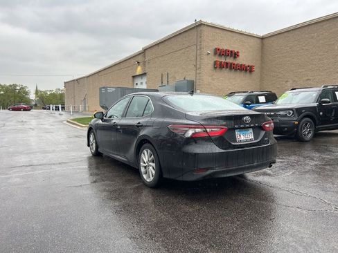 Used 2022 Toyota Camry LE FWD image 2
