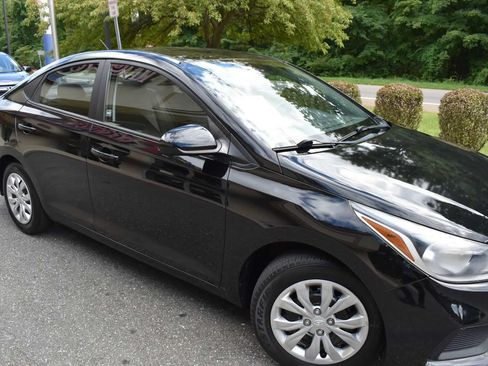 Used 2020 Hyundai Accent SE FWD image 48