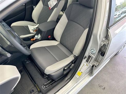 Used 2025 Toyota Corolla LE w/ Convenience Package image 12