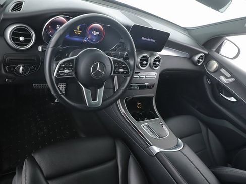 Used 2021 Mercedes-Benz GLC 300 4MATIC image 17
