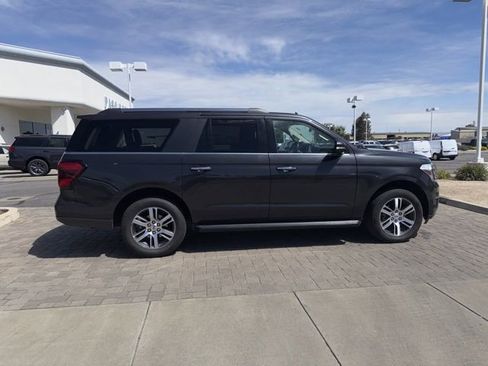 Used 2024 Ford Expedition Max Limited AWD/4WD image 2