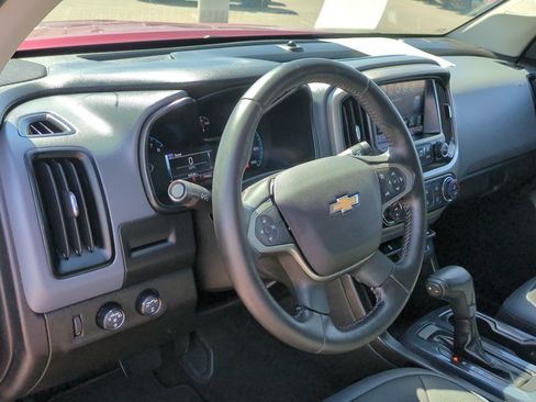 Used 2018 Chevrolet Colorado Z71 AWD/4WD image 13