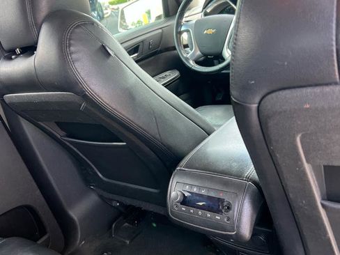 Used 2015 Chevrolet Traverse LT FWD image 7