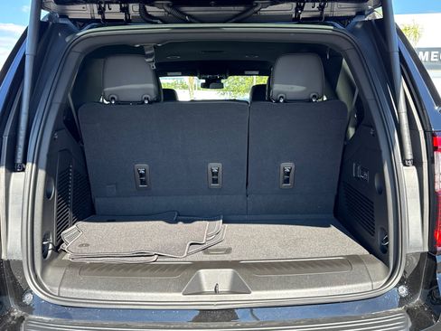 Used 2026 GMC Yukon Elevation RWD image 9