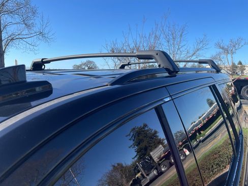 Used 2021 Chevrolet Tahoe Z71 w/ Z71 Off-Road Package image 16