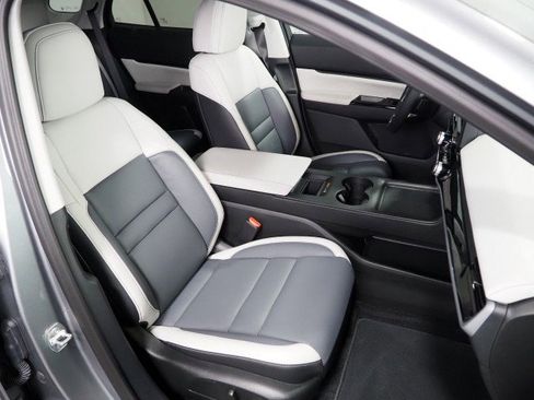 Used 2025 Honda Prologue Touring image 2