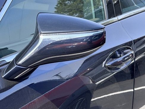 Used 2025 Lexus ES 300h w/ Premium Package image 10