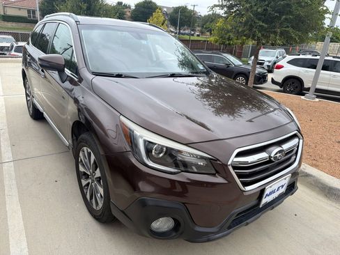Used 2019 Subaru Outback 2.5i Touring w/ Popular Package #3A AWD/4WD image 2