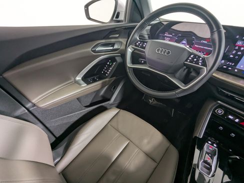 Certified 2025 Audi Q5 Premium Plus w/ Premium Plus AWD/4WD image 10