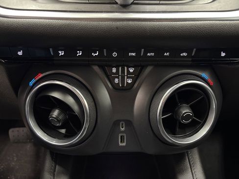 Used 2020 Chevrolet Blazer LT image 19