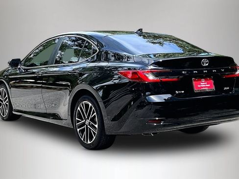 Used 2025 Toyota Camry XLE FWD image 4