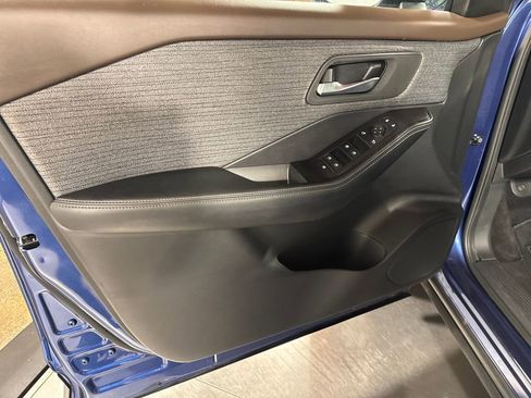 Used 2023 Nissan Rogue SV image 23