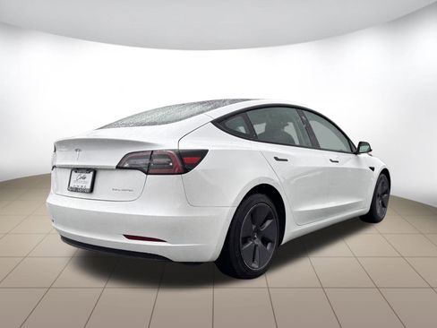 Used 2022 Tesla Model 3 Long Range AWD/4WD image 7