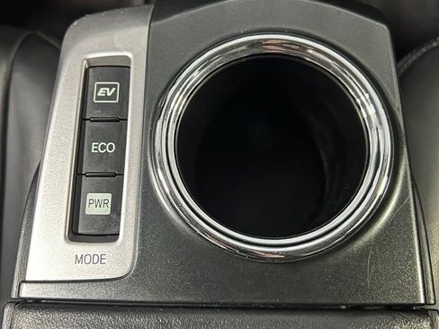 Used 2015 Toyota Prius V Four FWD image 25
