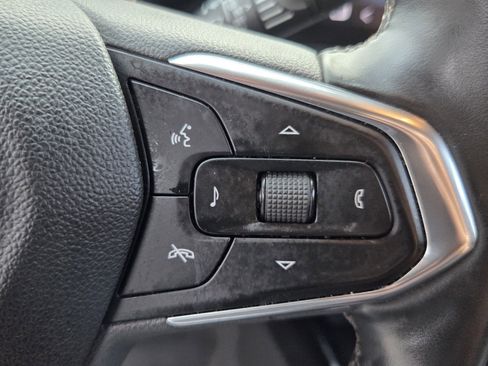 Certified 2025 Chevrolet Trax LT w/ LT Convenience Package FWD image 34
