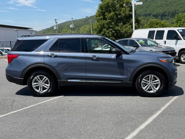 Used 2021 Ford Explorer XLT w/ Equipment Group 202A AWD/4WD image 15