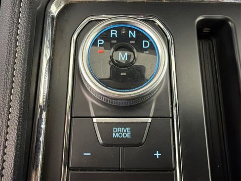 Used 2024 Ford Expedition XLT image 32