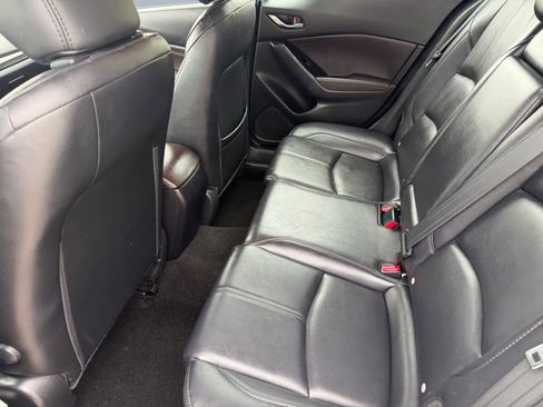 Used 2018 MAZDA MAZDA3 Touring FWD image 18