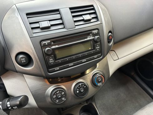 Used 2012 Toyota RAV4 4WD w/ Value Pkg image 19