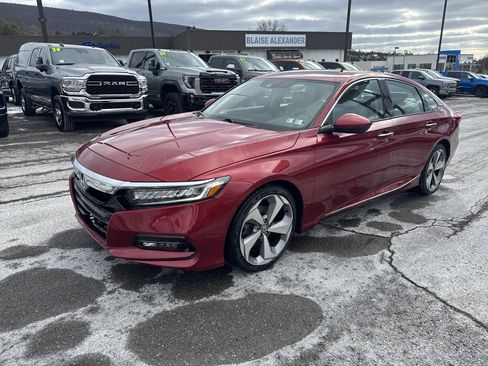 Used 2018 Honda Accord Touring image 6