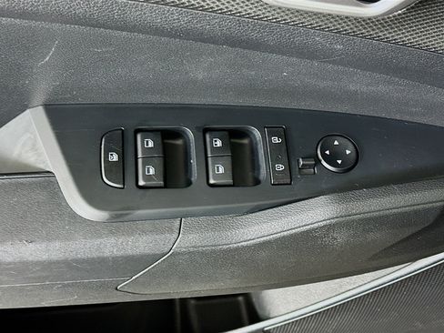 Used 2025 Kia Sportage LX image 15