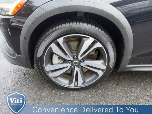 Certified 2025 Volvo V60 B5 Cross Country Plus image 12