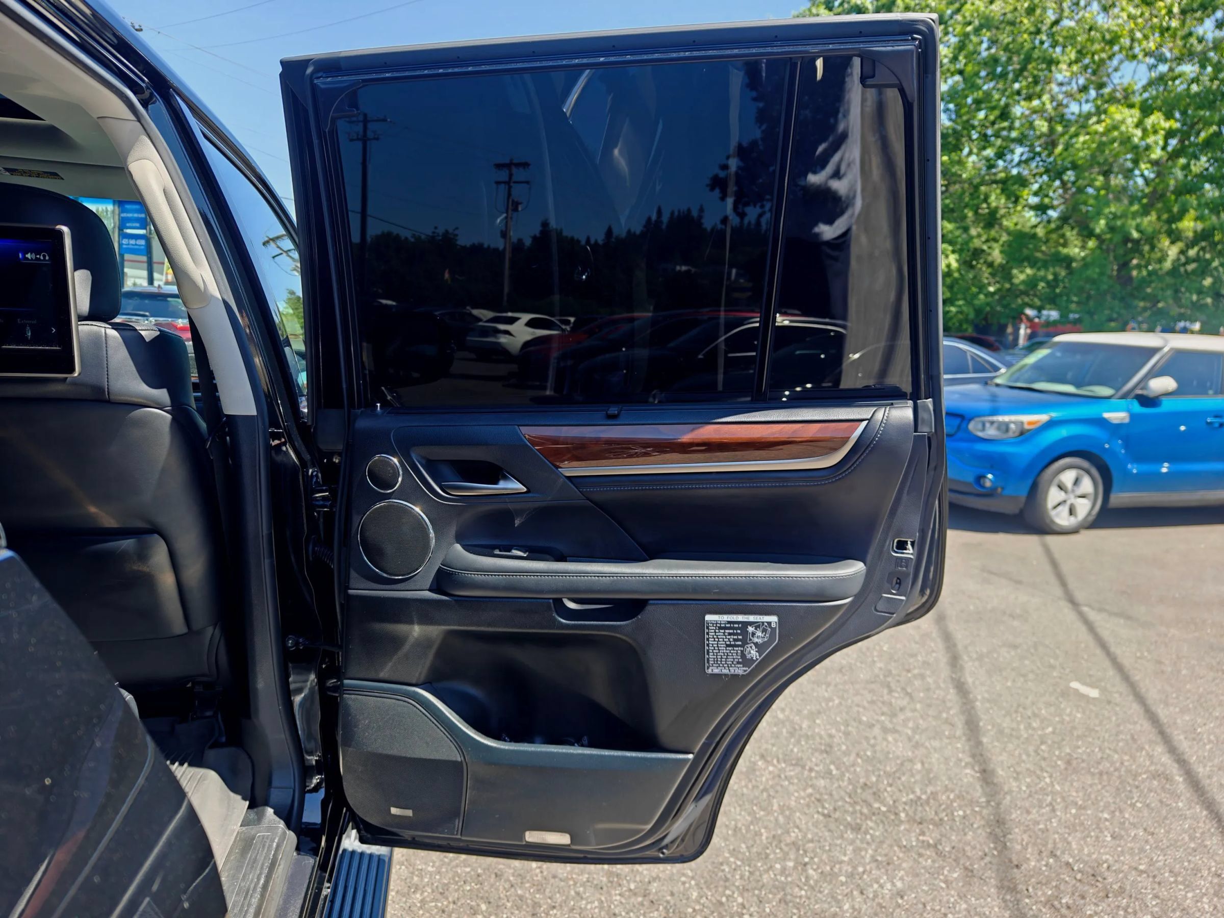 Used 2018 Lexus LX 570 4WD image 39