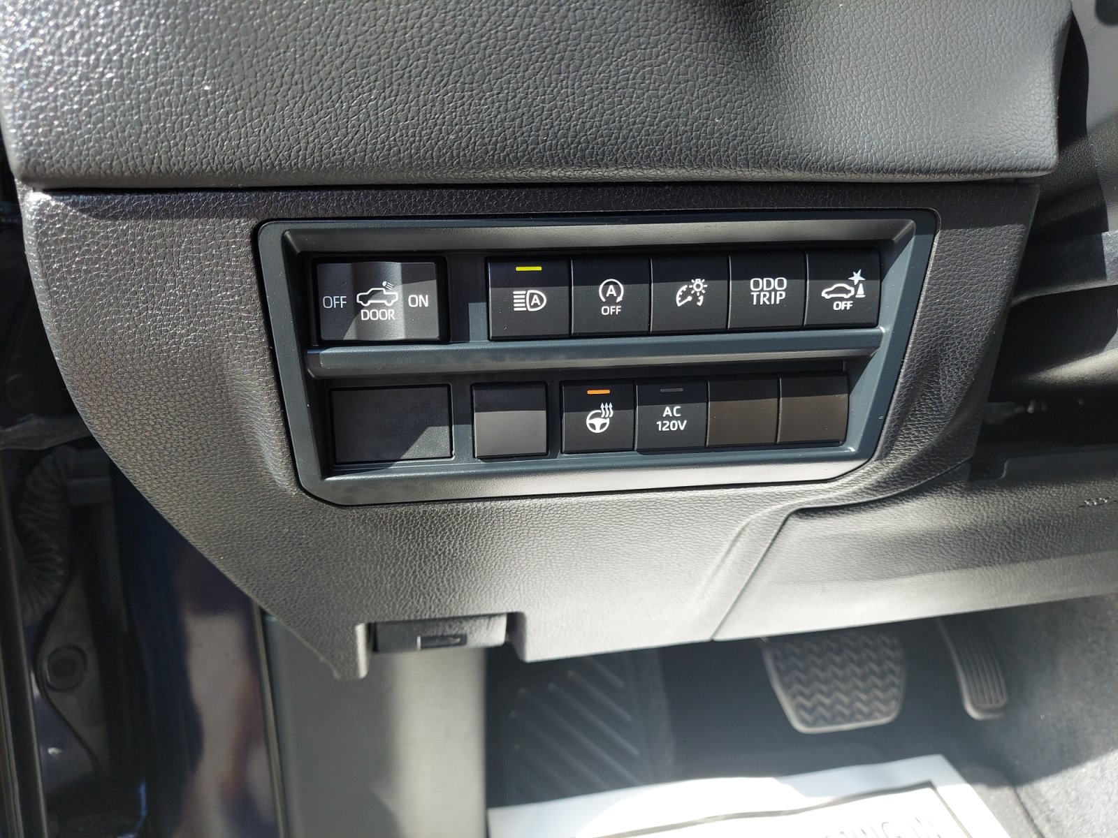 Used 2024 Toyota Tundra Limited AWD/4WD image 27