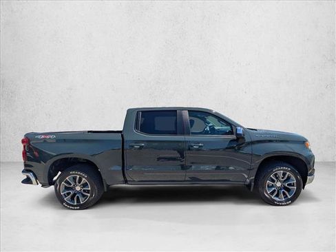 Used 2025 Chevrolet Silverado 1500 LT AWD/4WD image 4