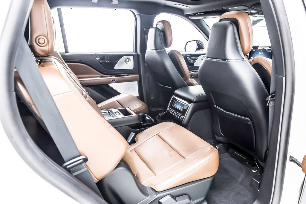 Used 2020 Lincoln Aviator Reserve w/ Equipment Group 202A AWD/4WD image 35