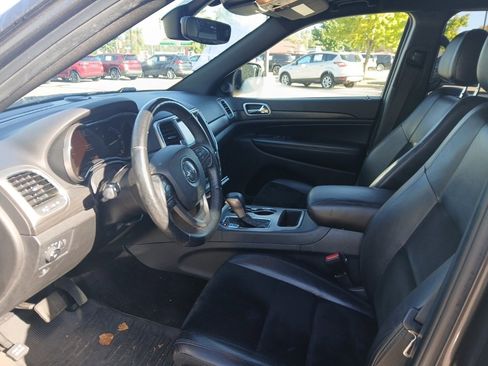 Used 2017 Jeep Grand Cherokee Altitude image 10