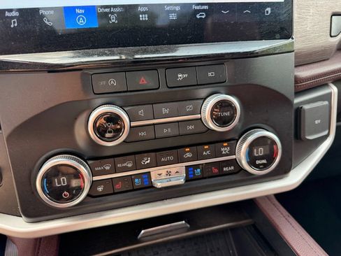 Used 2024 Ford Expedition Limited RWD image 18